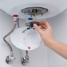Plumber to fix a hot water heater