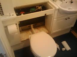Leaking toilet cistern inlet pipe